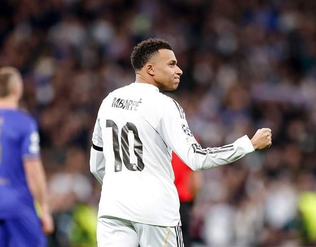 V体育入口-6-1！姆巴佩梅开二度破纪录，1.5亿天王独造4球，皇马大开杀戒