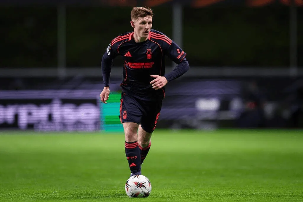 V体育在线官网-TA：曼联重启梅努续约谈判；今夏中场头号目标确认为安德森